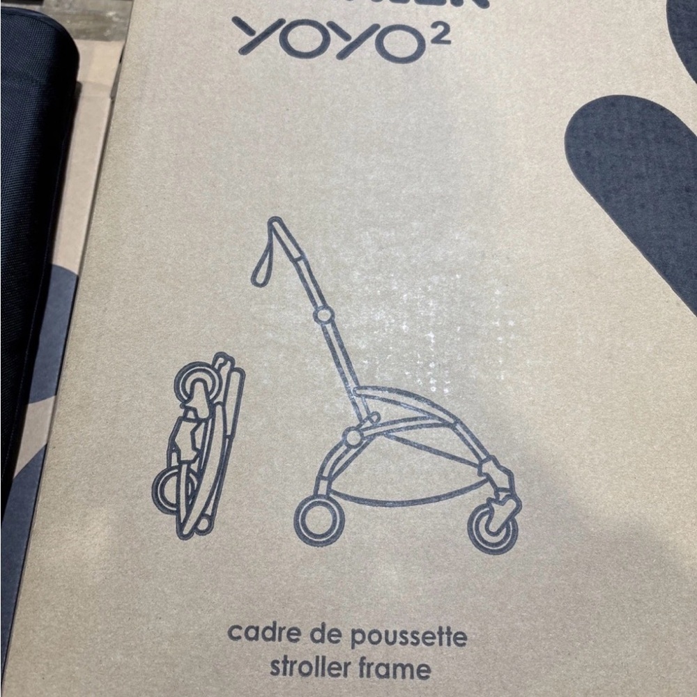 BABYZEN YOYO2 Stroller WITH Travel Bag in Black - Picture 2 of 3